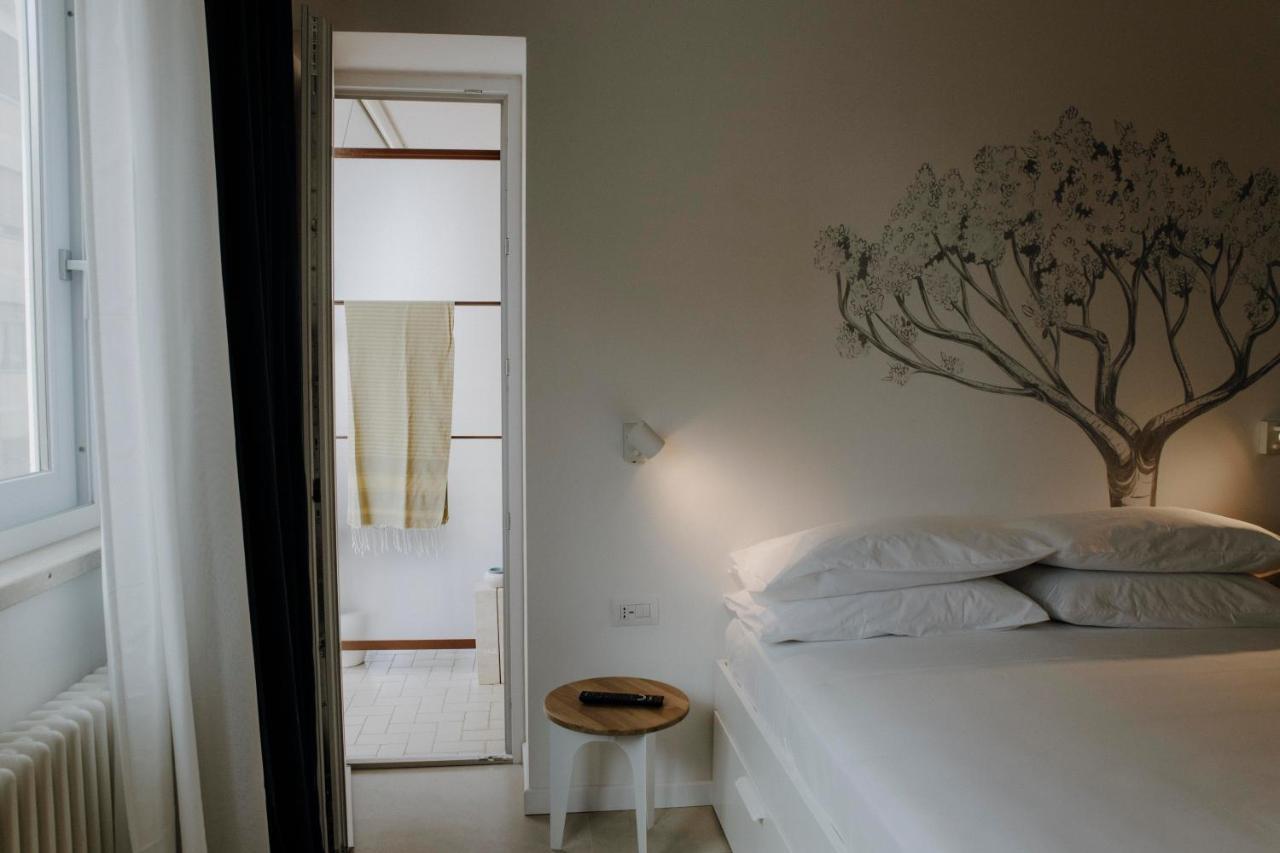 Petrarca17 Guest House A Due Passi Dal Mare Terracina Exterior photo