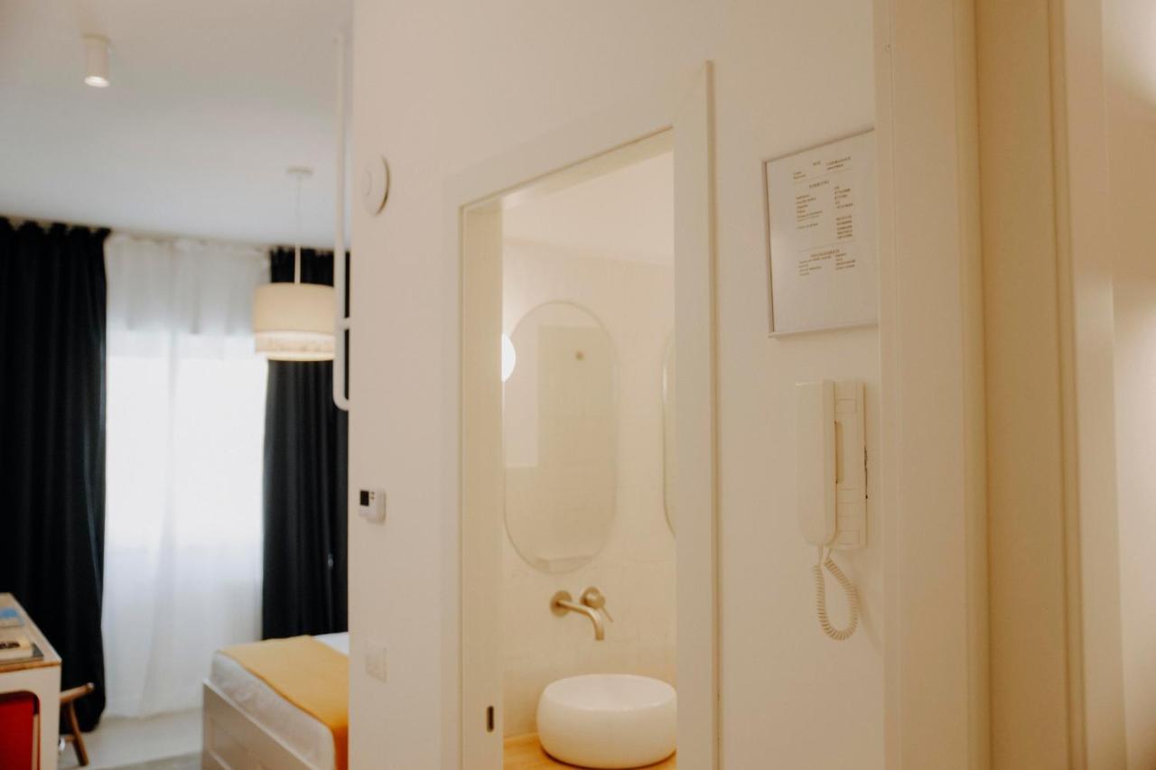 Petrarca17 Guest House A Due Passi Dal Mare Terracina Exterior photo