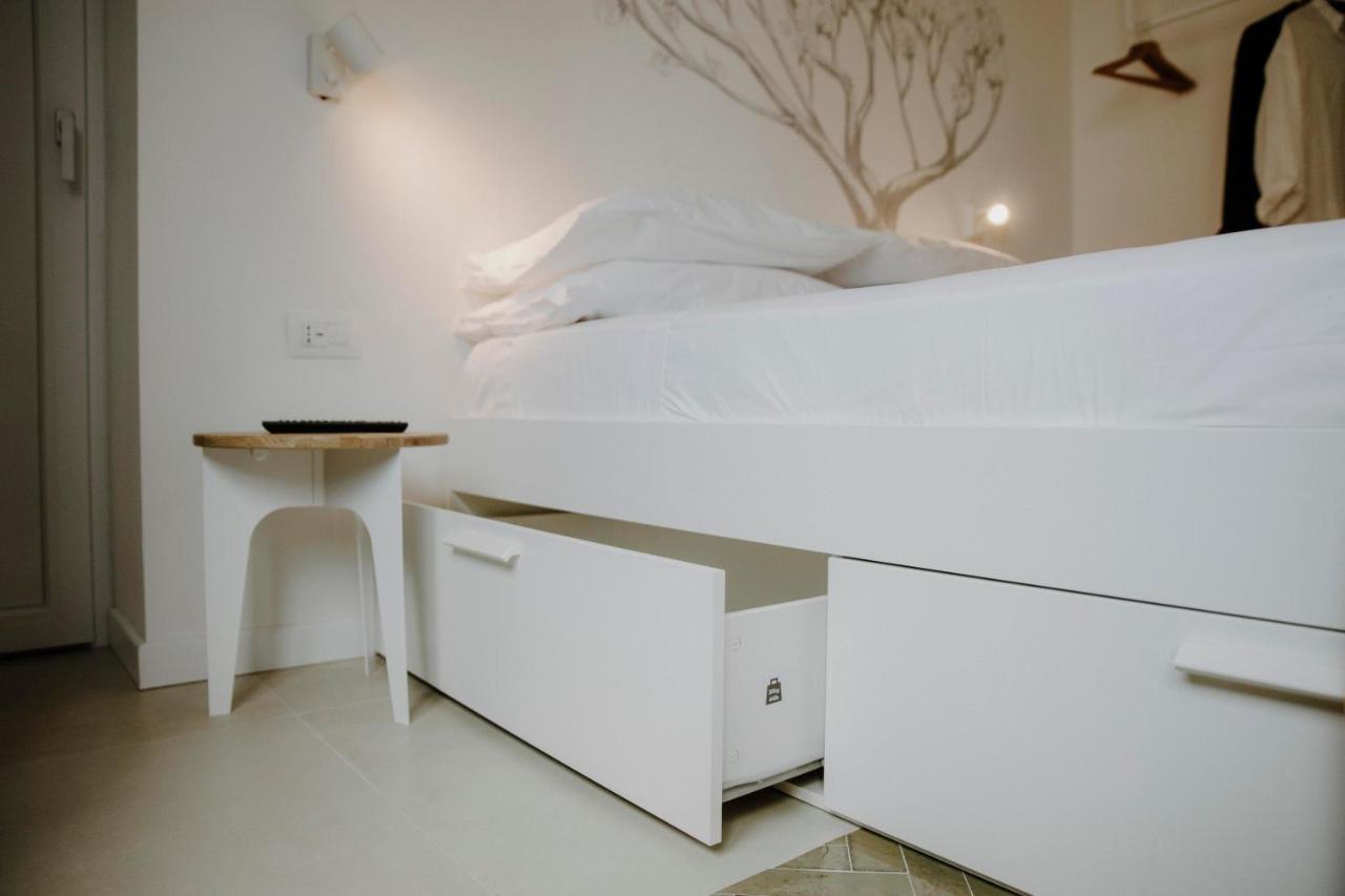 Petrarca17 Guest House A Due Passi Dal Mare Terracina Exterior photo