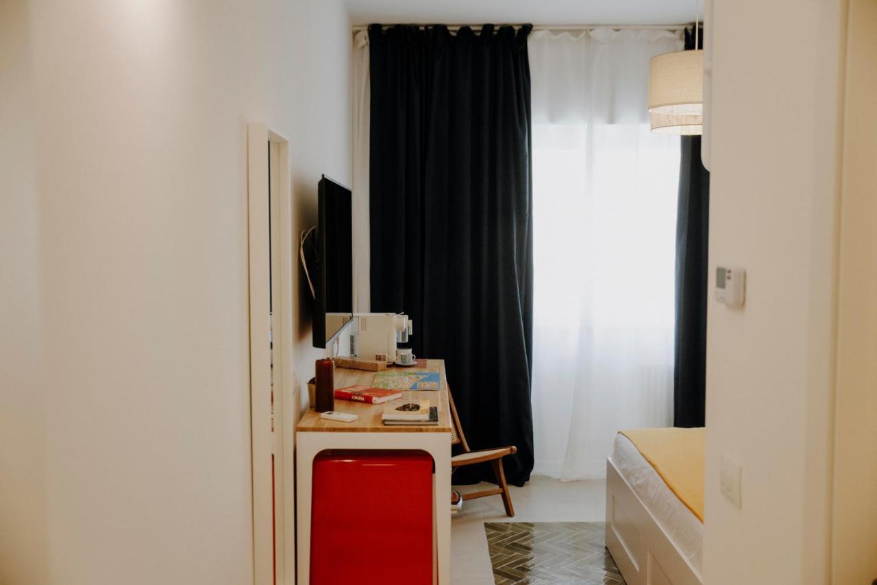 Petrarca17 Guest House A Due Passi Dal Mare Terracina Exterior photo